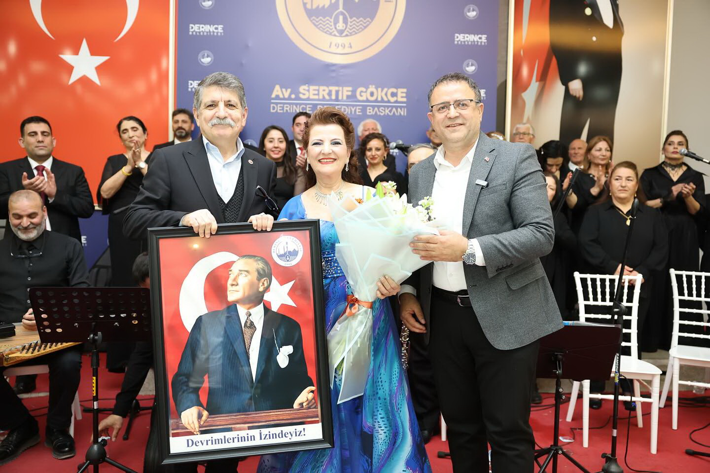 Sanat Dolu Bir Akam Daha