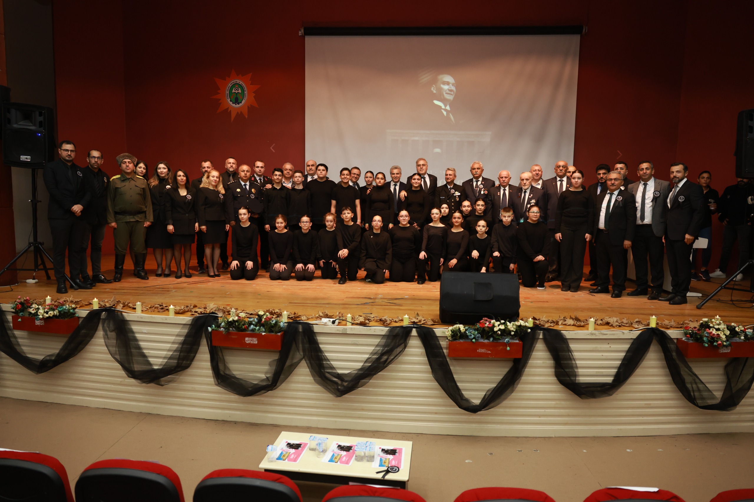 Atatrk, Derincede Sayg ve zlemle Anld