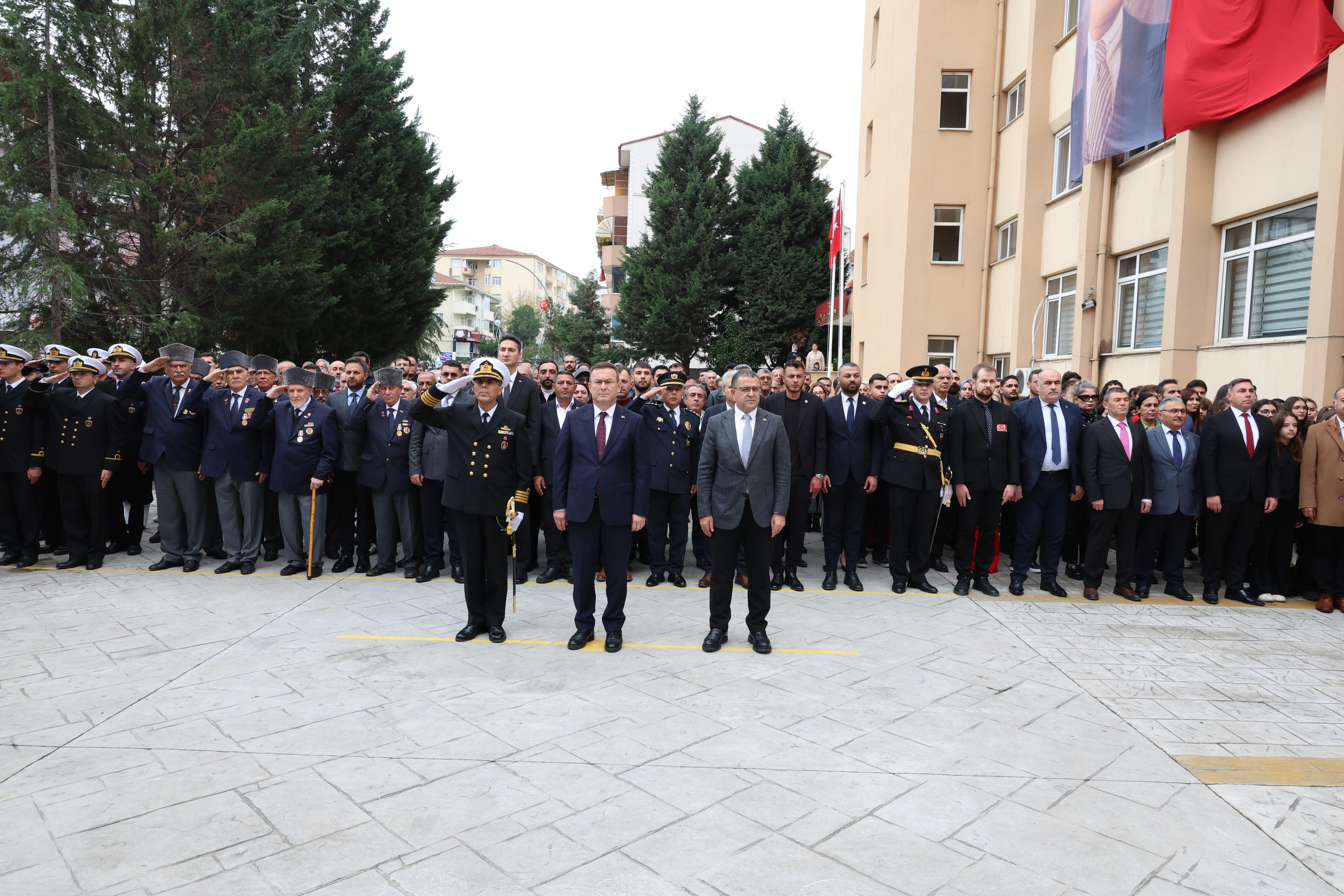 Derince�de Cumhuriyet Bayram� T�renleri Ba�lad�
